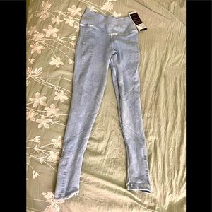 Nwt NUX one by one legging in sky high wash. Size small. You will love them!